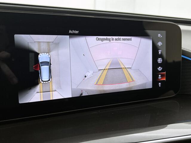 Mercedes-Benz EQC 400 4MATIC 80 kWh | Schuifdak | Trekhaak | Adaptive Cruise Control | Privacy Glass | 360gr Camera | Dodehoek assistent Inclusief 24 maanden Mercedes-Benz Certified garantie voor Europa.