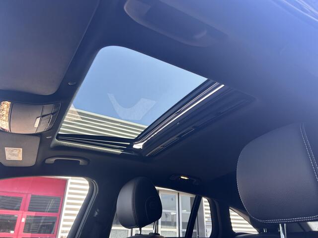 Mercedes-Benz EQC 400 4MATIC AMG Line 80 kWh Premium Plus | Panoramadak | Trekhaak | Head up display