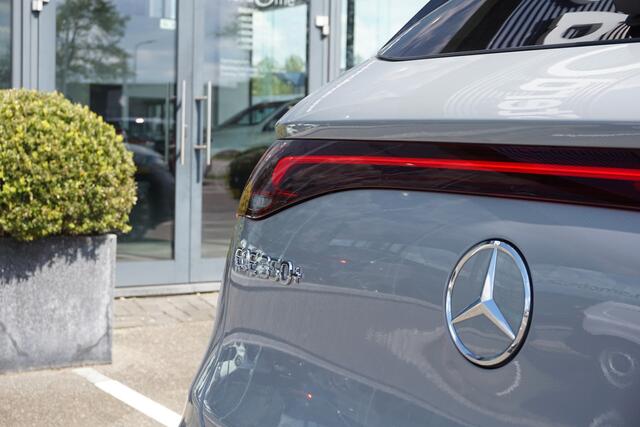 Mercedes-Benz EQE SUV 350 + l AMG Line 91 kWh MBUX 2024 l Airmatic l Achterasbesturing l Panorama-schuifdak l Distronic l DIGITAL LIGHT l 360 camera l Burmester soundsystem l Alarm systeem l Sfeer verlichting l Keyless GO l BTW Auto l Nieuw Nederlands Geleverd 2024 Regist