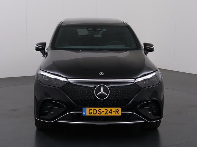 Mercedes-Benz EQE SUV 350+ AMG Premium 91 kWh | Head Up Display | Trekhaak | Panoramadak | Achteras besturing | Digital Light | 360 camera | Burmester 3D |