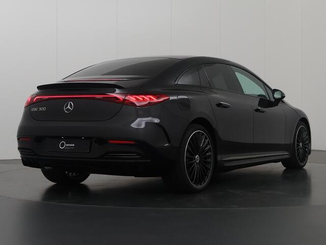 Mercedes-Benz EQE 300 Sport Edition 89 kWh | AMG Line | Nightpakket | AIRMATIC | 21-Inch | Winterpakket | Burmester | Panoramadak | Apple Car Play
