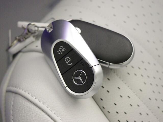Mercedes-Benz EQE 300 Sport Edition 89 kWh | Verwarmde en geklimatiseerde stoelen vooraan | Geluidspersonalisatie | Premium Pack | KEYLESS GO-pakket | Digital light | Burmester® 3D-Surround sound system | Parkeerpakket met 360° camera's |