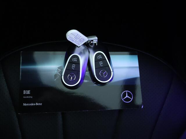 Mercedes-Benz EQE 300 Business Edition 90 kWh | Trekhaak | Rijassistentiepakket | Parkeerpakket met achteruitrijcamera | KEYLESS GO-pakket | GUARD 360 ° Vehicle protection | Business Plus Pack | Dodehoekassistent |