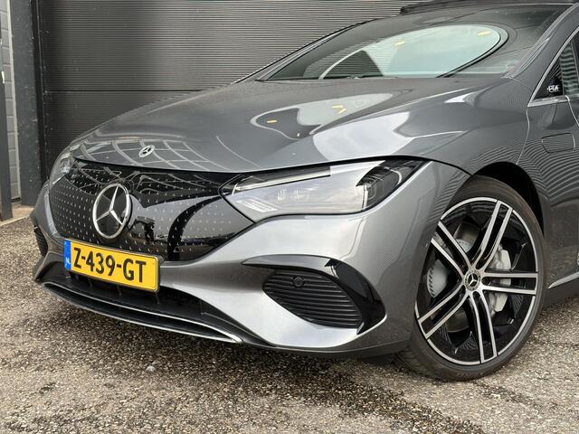 Mercedes-Benz EQE 300 Luxury Line | Panoramadak | Luchtvering | Achteruitrijcamera | Memorystoelen Verwarmd | Sfeerverlichting | Apple & Android Carplay