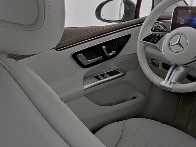Mercedes-Benz EQE 300 89 kWh MBUX Navi Stoelverwarming LED Trekhaak 19 Inch Camera