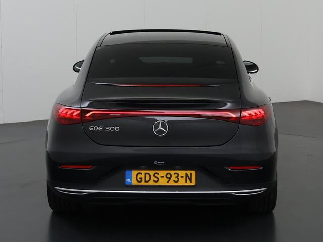 Mercedes-Benz EQE 300 Business Edition 89 kWh | Achteruitrijcamera | Panoramaschuifdak | Smartphone-integratie | Stoelverwarming |