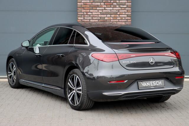 Mercedes-Benz EQE 300 Luxury Line 89 kWh | Distronic | Verwarmd Stuurwiel | Memory | Leder | Warmtepomp | Camera | Apple Carplay/Android Auto | High Perf. LED |