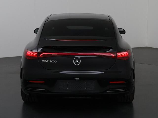 Mercedes-Benz EQE 300 Business Solution AMG Line 91 kWh | Sfeerverlichting | Burmester Surround System | Nightpakket | Stuurassistentie Pakket | 360 Graden Camera | Elektrische stoelen met Memory |
