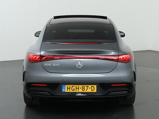 Mercedes-Benz EQE 300 AMG Night 90 kWh | Panoramadak | Luchtvering | 21 inch Multispaaks velgen |