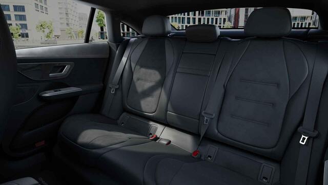 Mercedes-Benz EQE 300 AMG Line 89 kWh | Night | Trekhaak | Sfeerverlichting | Memory | Distronic |