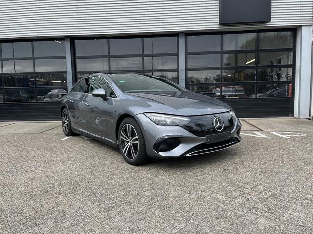 Mercedes-Benz EQE 300 Business LIMITED | Panoramadak | Donkergetint Glas Achter | Apple CarPlay | Android Auto | Sfeerverlichting | Stoelverwarming | Parkeersensoren | Achteruitrijcamera | Elektrisch Inklapbare Buitenspiegels
