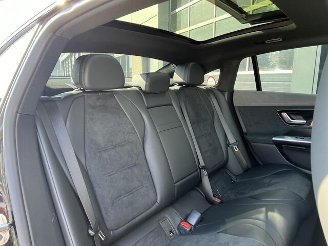 Mercedes-Benz EQE 300 Sport Edition LIMITED | AMG Line | Night Pakket | Panoramadak | DISTRONIC Afstandsassistent | Dodehoekassistent | Apple CarPlay | Android Auto | Elektrisch Verstelbare Stoelen + Memory | Sfeerverlichting | Stoelverwarming | Achteruitrijcamera