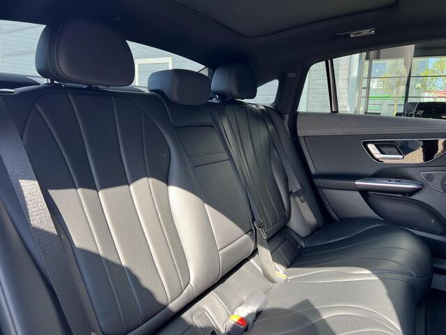Mercedes-Benz EQE 300 Business Edition | Plus Pakket | Panoramadak | DISTRONIC Afstandsassistent | Apple CarPlay | Android Auto | Elektrisch Verstelbare Stoelen + Memory | Stoelverwarming | Sfeerverlichting | Parkeersensoren | Achteruitrijcamera