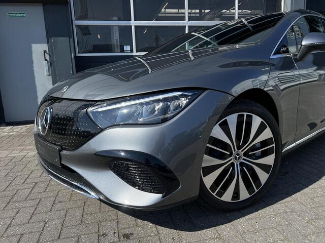Mercedes-Benz EQE 300 Business Edition | Plus Pakket | Panoramadak | DISTRONIC Afstandsassistent | Apple CarPlay | Android Auto | Elektrisch Verstelbare Stoelen + Memory | Stoelverwarming | Sfeerverlichting | Parkeersensoren | Achteruitrijcamera