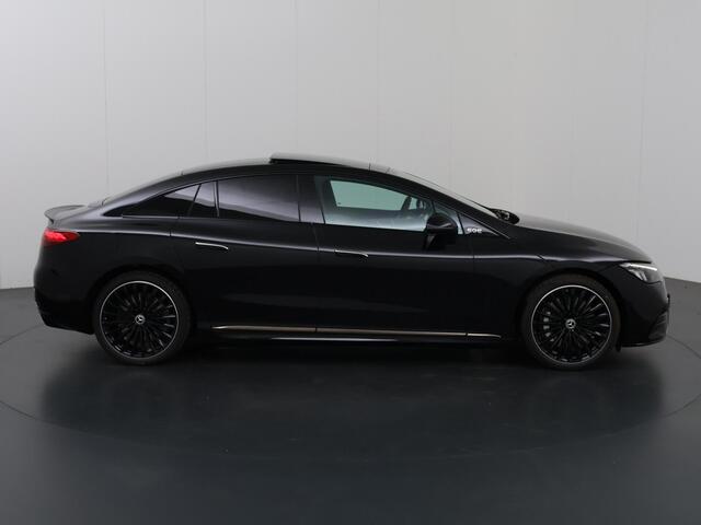 Mercedes-Benz EQE 300 AMG Line 89 kWh Sport Edition | 21 inch Lm Velgen | AMG Line | Night Pakket | Rij ass. pakket | 360 camera | Airmatic | Dodehoek | adaptive cruise controle