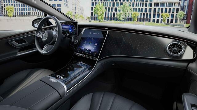 Mercedes-Benz EQE 300 Business Edition 89 kWh | Panoramisch schuifdak | Achteruitrijcamera | Apple CarPlay