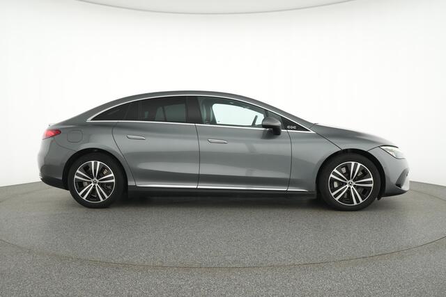 Mercedes-Benz EQE 300 Luxury Line 89 kWh | Led koplampen | Alarm Klasse 3 | Apple CarPlay | Sfeerverlichting | Inclusief 24 maanden Mercedes-Benz Certified garantie voor Europa.