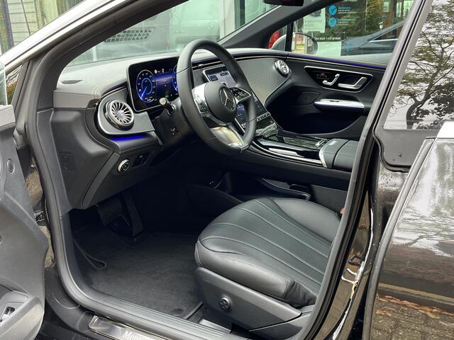 Mercedes-Benz EQE 300 Business Edition | Panoramadak | Plus Pakket | DISTRONIC Afstandsassistent | Dodehoekassistent | Donkergetint Glas Achter | Apple CarPlay | Android Auto | Elektrisch Verstelbare Stoelen + Memory | Stoelverwarming | Sfeerverlichting | Elektrisch Inkla
