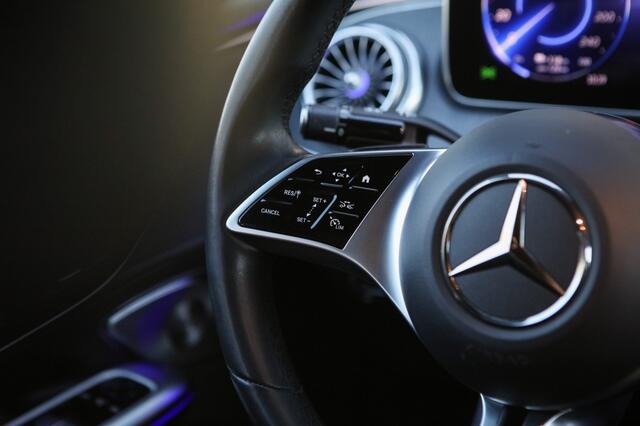 Mercedes-Benz EQE 350+ AMG Line 91 kWh | Burmester | Sfeerverlichting | Trekhaak |