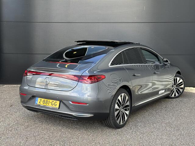 Mercedes-Benz EQE 300 | Panoramadak | Luxury | Achteruitrijcamera | Memorystoelen Verwarmd | Sfeerverlichting | Apple & Android Carplay