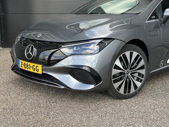 Mercedes-Benz EQE 300 | Panoramadak | Luxury | Achteruitrijcamera | Memorystoelen Verwarmd | Sfeerverlichting | Apple & Android Carplay