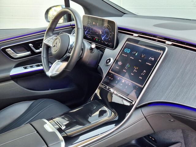 Mercedes-Benz EQE 300 Luxury Line | Panoramadak | AIRMATIC Luchtvering | DISTRONIC Afstandsassistent | Dodehoekassistent | DIGITAL LIGHT | Elektrisch Verstelbare Stoelen + Geheugen | Stoelverwarming | Stuurverwarming | Sfeerverlichting | Apple CarPlay | Android Auto | Elek