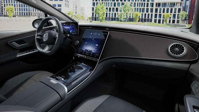 Mercedes-Benz EQE 300 AMG Line 89 kWh | Night | Burmester | Luchtvering | 21" lichtmetalen velgen |