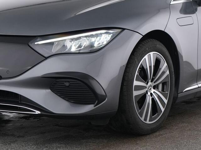 Mercedes-Benz EQE Electric Art 300 Panorama Schuif-Kanteldak | Parkeerpakket met achteruitrijcamera | Rijassistentiepakket, Inclusief 24 maanden Mercedes-Benz Certified garantie voor Europa.