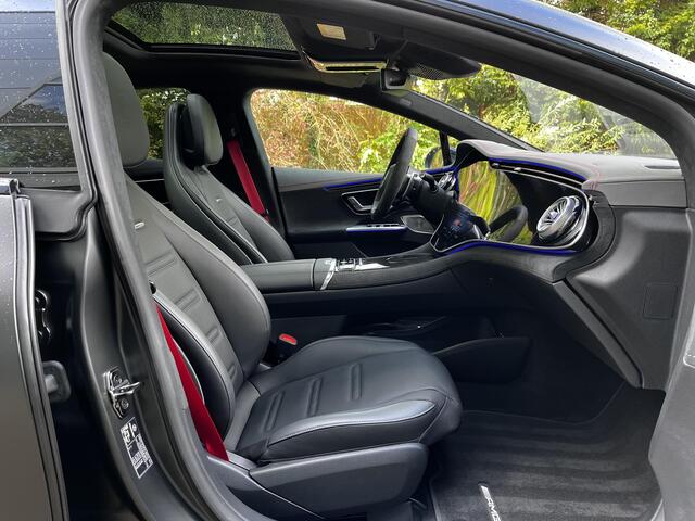 Mercedes-Benz EQE AMG 53 4MATIC+ | Premium Plus | Night Pakket | Rijassistentiepakket Plus | Panoramadak | HYPERSCREEN | 360° Camera | AIRMATIC Luchtvering | Achterasbesturing | AMG Keramisch Remsysteem | Sierdelen AMG Carbon | Burmester 3D Surround | Head-up Display | DIG
