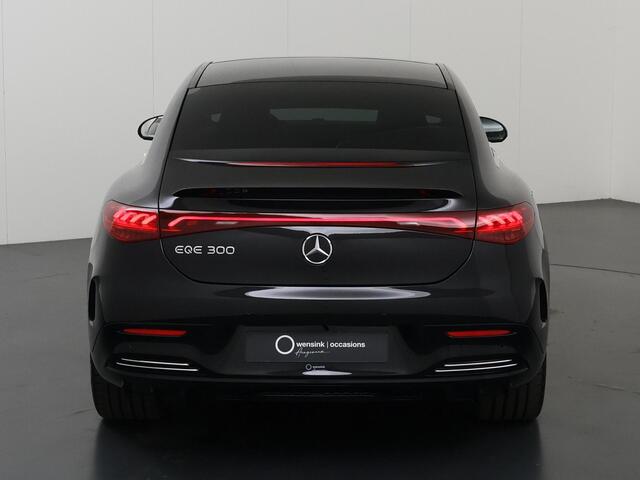 Mercedes-Benz EQE 300 Business Solution AMG 90 kWh | Panoramadak | Luchtvering | Memory | Multispaaks lichtmetalen velgen |