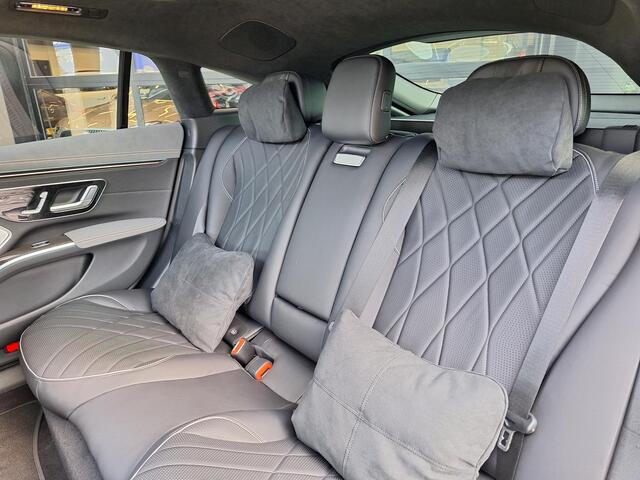 Mercedes-Benz EQS 450+ AMG | Premium PLUS | Executive Rear Pakket | Hyperscreen | Nightpakket | AMG Carbon Sierdelen | Panoramadak | Memorystoelen Verwarmd | Burmester 3D | Head-up Display | Trekhaak | Sfeerverlichting | Apple & Android Carplay | Showmodel