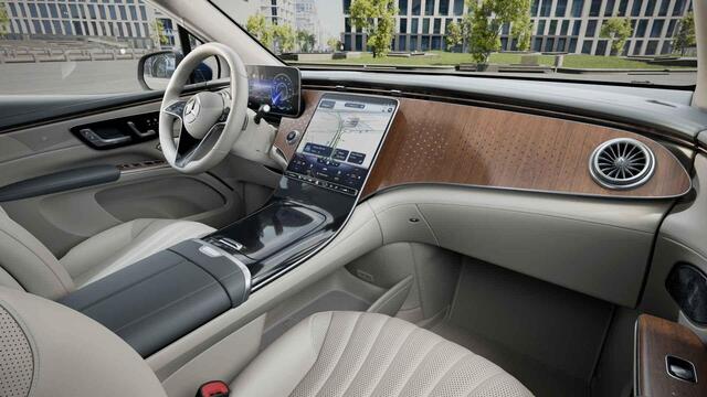Mercedes-Benz EQS SUV 450+ Luxury Line 7p 108 kWh | Panoramadak | Burmester | Headup | Lederenbekleding | Trekhaak | Stoelventilatie | Memory |