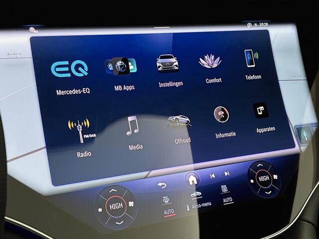 Mercedes-Benz EQS SUV 450 4MATIC AMG Line 118 kWh | Premium Plus | Trekhaak | Luchtvering | Nightpakket | Digital Light | Head-up Display | Multicontourstoelen voor | Sluitbekrachtiging | HYPERSCREEN | Rijassistentiepakket | 22 inch AMG velgen |