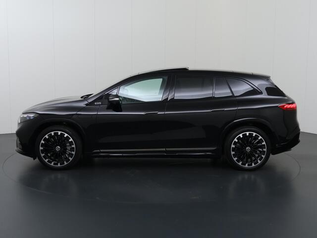 Mercedes-Benz EQS SUV 450 4MATIC 108 kWh AMG Line | Nieuwprijs ¤ 150.752 | Premium Plus Pakket | Panoramaschuifdak | Akoestiekcomfortpakket | Massagestoelen | Trekhaak | Softclose | Verwarmde Voorruit |