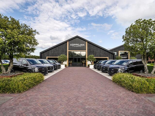 Mercedes-Benz EQV 300 AMG L2 90kWh 8-Persoons | LUCHTVERING | DISTRONIC | STOELVERWARMING | STOELVENTILATIE | BURMESTER |