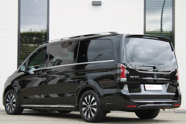 Mercedes-Benz EQV 300 L2 / AMG / Panorama / Elec Stoelen / 7-Persoons / Burmester / Vol Opties / NIEUWSTAAT