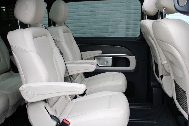Mercedes-Benz EQV 300 L2 / AMG / Panorama / Elec Stoelen / 7-Persoons / Burmester / Vol Opties / NIEUWSTAAT
