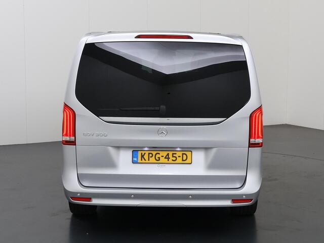 Mercedes-Benz EQV 300 L2 90 kWh 8 Persoons | Line Avantgarde | Navigatie | Carplay | Parkeercamera 360 Graden | Middenconsole met Koelvak | LED Verlichting | Climate Control | Dodehoekassistent Luchtvering | Certified*