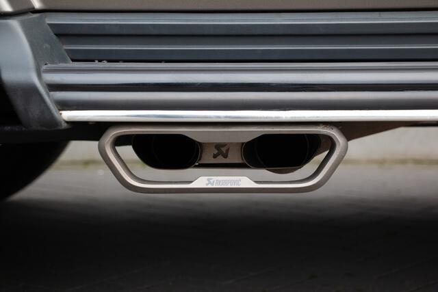Mercedes-Benz G-KLASSE - 63 AMG 585PK | Burmester 3D | Massage + Ventilatie | Akrapovic | 360 Camera | Carbon | IWC | Lane & Side Assist | MBUX | TH 3500kg | 22"| Manufaktur | Ambiance | Garageopener | N.P ¤275.681,-