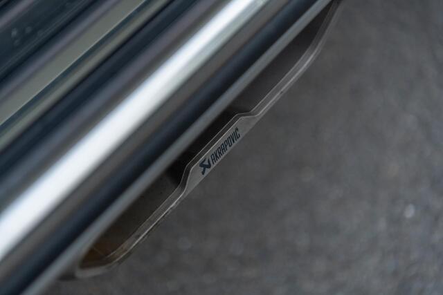 Mercedes-Benz G-KLASSE 63 AMG 4x4² | GRIJS KENTEKEN | First 40 | CARBON | AKRAPOVIC |