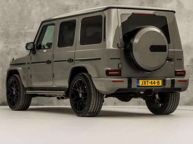 Mercedes-Benz G-KLASSE 63 AMG 585Pk (SCHUIFDAK, CARBON PACK, ALCANTARA HEMEL, APPLE CARPLAY, BURMESTER, MASSAGE, STOELKOELING/VERWARMING, ADAPTIVE CRUISE, 360 CAMERA, SFEERVERLICHTING, TREKHAAK, NIEUWSTAAT)