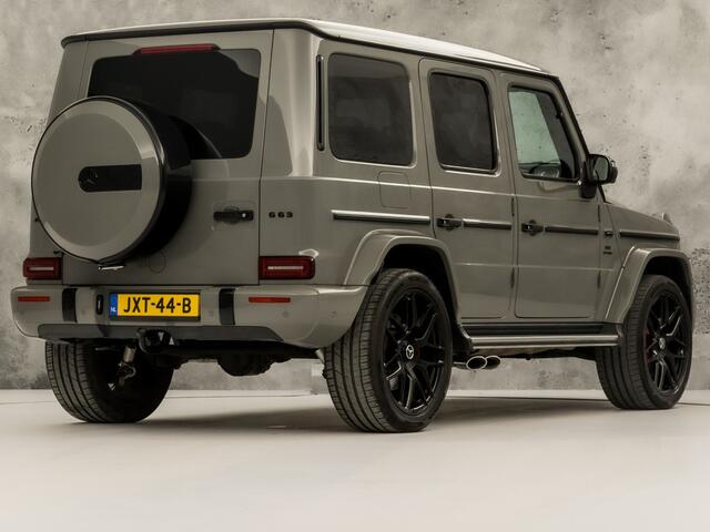 Mercedes-Benz G-KLASSE 63 AMG 585Pk (SCHUIFDAK, CARBON PACK, ALCANTARA HEMEL, APPLE CARPLAY, BURMESTER, MASSAGE, STOELKOELING/VERWARMING, ADAPTIVE CRUISE, 360 CAMERA, SFEERVERLICHTING, TREKHAAK, NIEUWSTAAT)