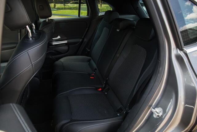 Mercedes-Benz GLA-KLASSE 200 Progressive , Camera, Cruise
