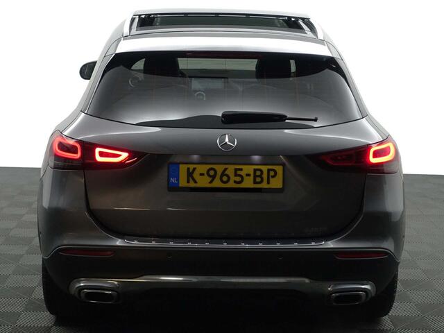 Mercedes-Benz GLA-KLASSE 200 AMG Solution Luxury Aut- Leer I Panodak I Sfeerverlichting I Memory Seats I Camera