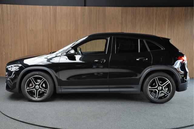 Mercedes-Benz GLA-KLASSE 200 AMG Line | Pano | Ambient | Camera | Cruise Control | Apple Carplay |