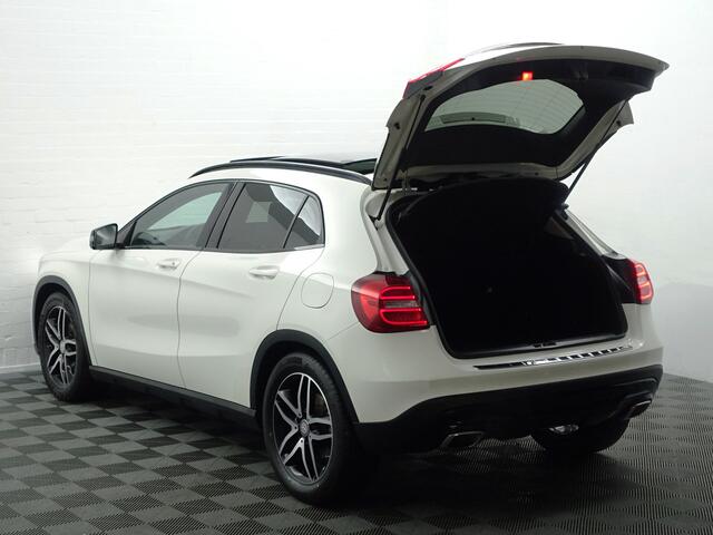 Mercedes-Benz GLA-KLASSE 200 AMG Premium Plus Aut- Panoramadak I Navi I ECC I Xenon Led I Soelverw. I 72 dkm !