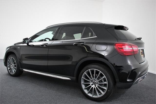 Mercedes-Benz GLA-KLASSE 180 Automaat AMG UrbanStyle | Navigatie | Climate Control | Leder interieur | 19"Lichtmetalen velgen |