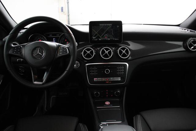 Mercedes-Benz GLA-KLASSE 180 Automaat AMG UrbanStyle | Navigatie | Climate Control | Leder interieur | 19"Lichtmetalen velgen |