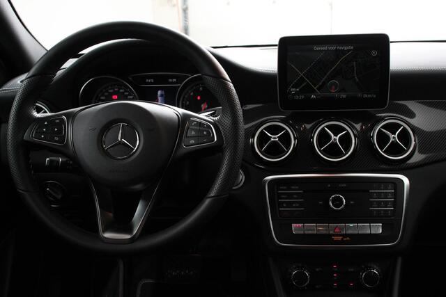 Mercedes-Benz GLA-KLASSE 180 Automaat AMG UrbanStyle | Navigatie | Climate Control | Leder interieur | 19"Lichtmetalen velgen |
