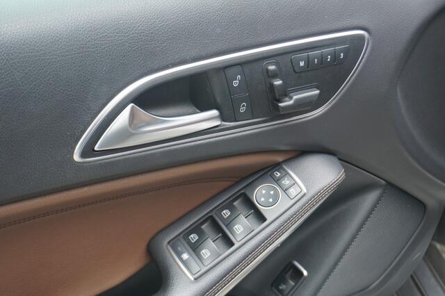 Mercedes-Benz GLA-KLASSE 250 4-MATIC AMG - LEDER - PANO - CAMERA